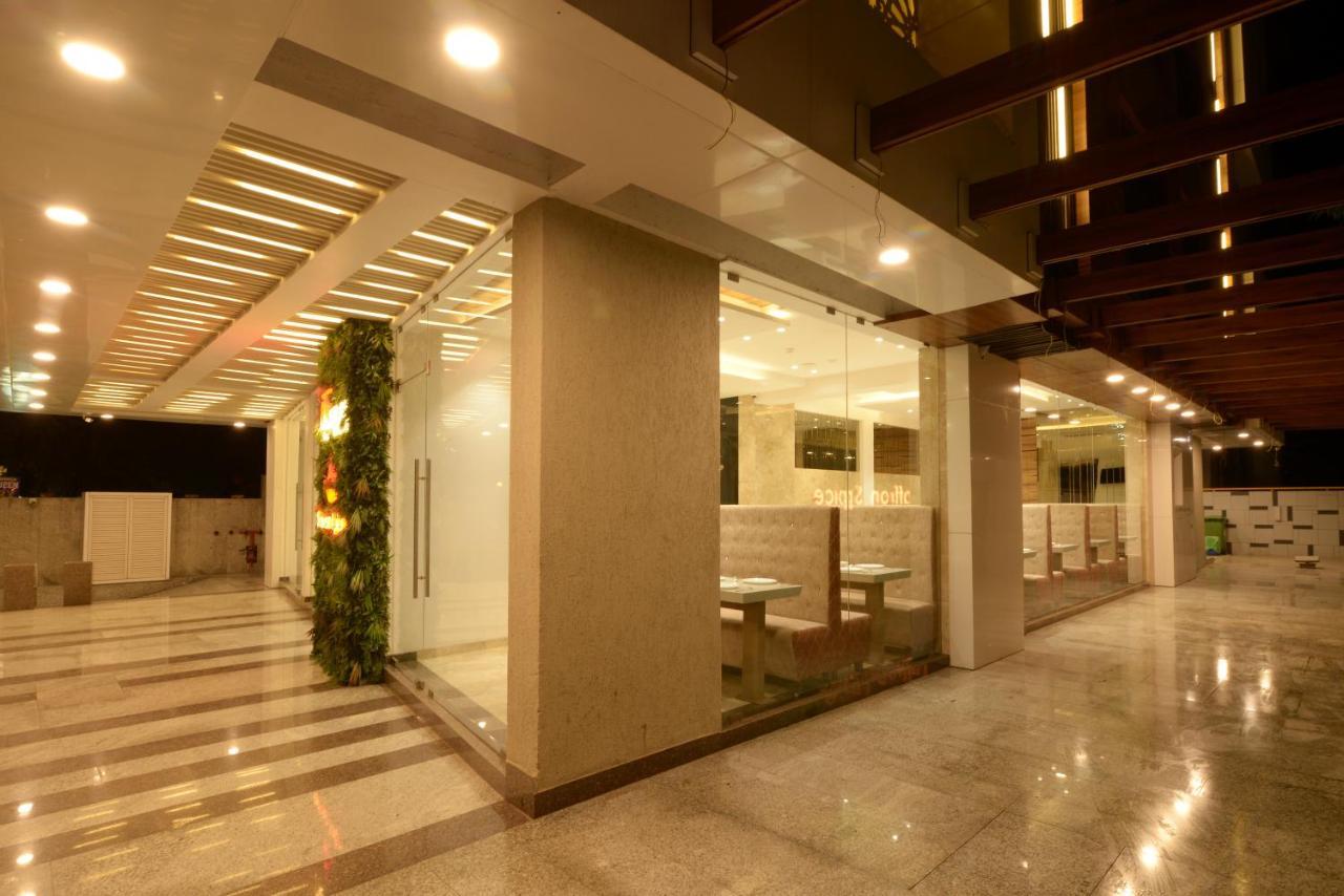 Hotel Auris & Banquets, Mumbai International Airport Dış mekan fotoğraf